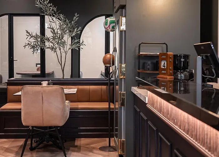 The Diamond Loft Modern Luxury W/ Equipped Kitchen Apartment *